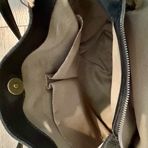 AMERICAN LEATHER CO - Liberty Leather Shoulder Bag Black - Picture 4 of 11